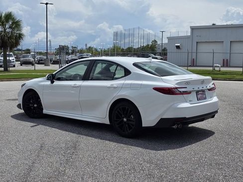 Used 2026 Toyota Camry SE w/ Convenience Package FWD image 4