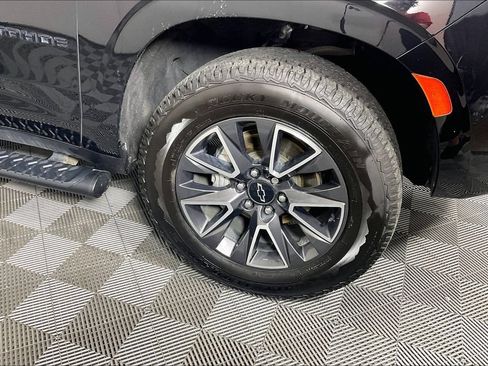 Used 2021 Chevrolet Tahoe Z71 w/ Luxury Package AWD/4WD image 12