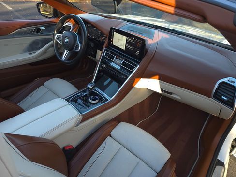 Used 2023 BMW M850i xDrive Convertible image 31