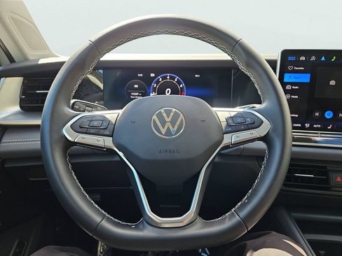 Used 2025 Volkswagen Tiguan SE w/ Panoramic Sunroof Package AWD/4WD image 29
