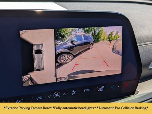 Used 2024 Chevrolet Traverse LS FWD image 6
