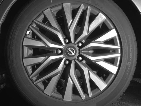 Used 2025 Nissan Altima 2.5 SV image 14