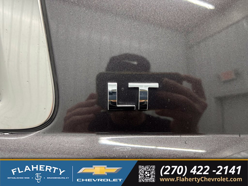 Used 2016 Chevrolet Suburban LT AWD/4WD image 18