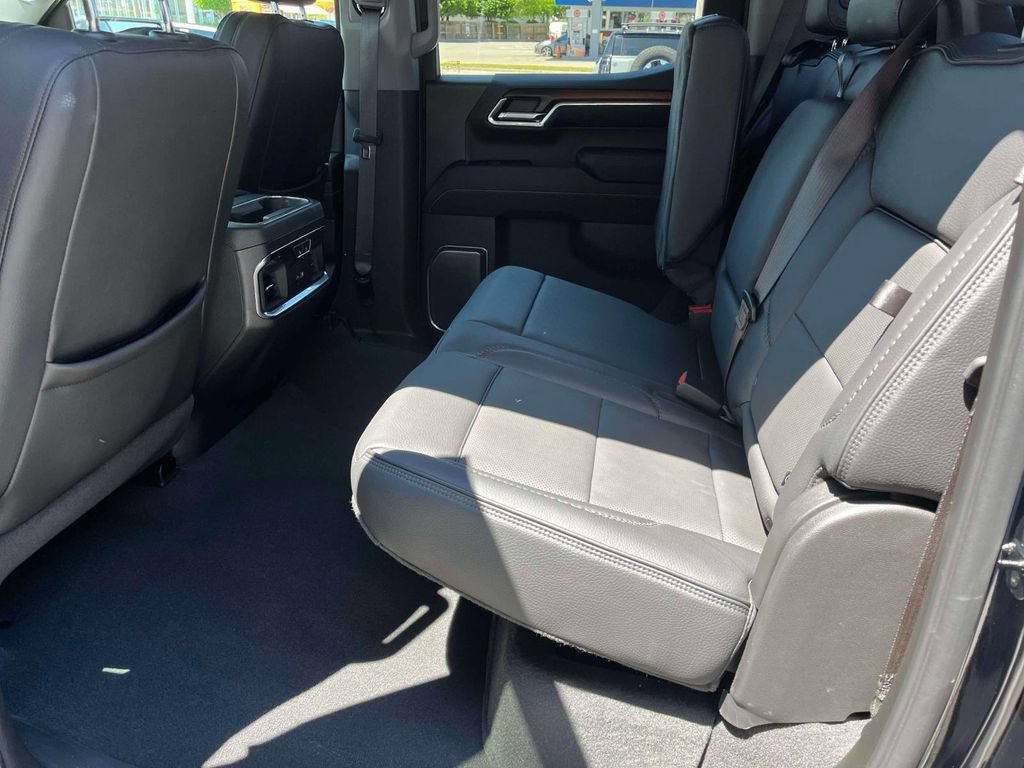 Used 2024 GMC Sierra 1500 Denali w/ Technology Package AWD/4WD image 17