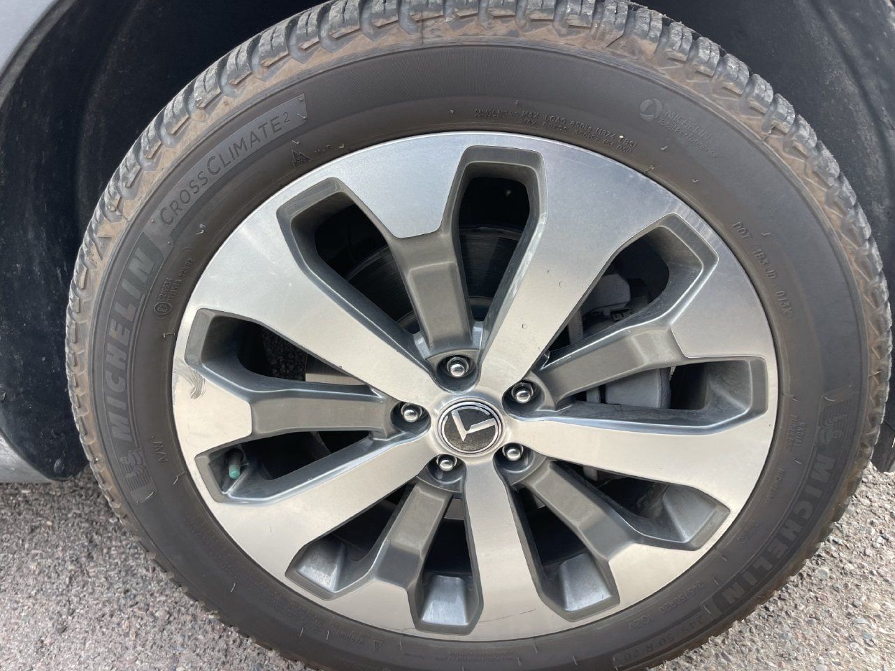 Used 2020 Kia Telluride EX w/ EX Premium Package FWD image 4