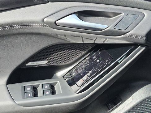 Certified 2025 Audi A6 e-tron Premium Plus w/ Premium Plus image 19