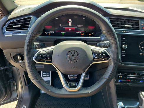 Used 2023 Volkswagen Tiguan SE R-Line image 21
