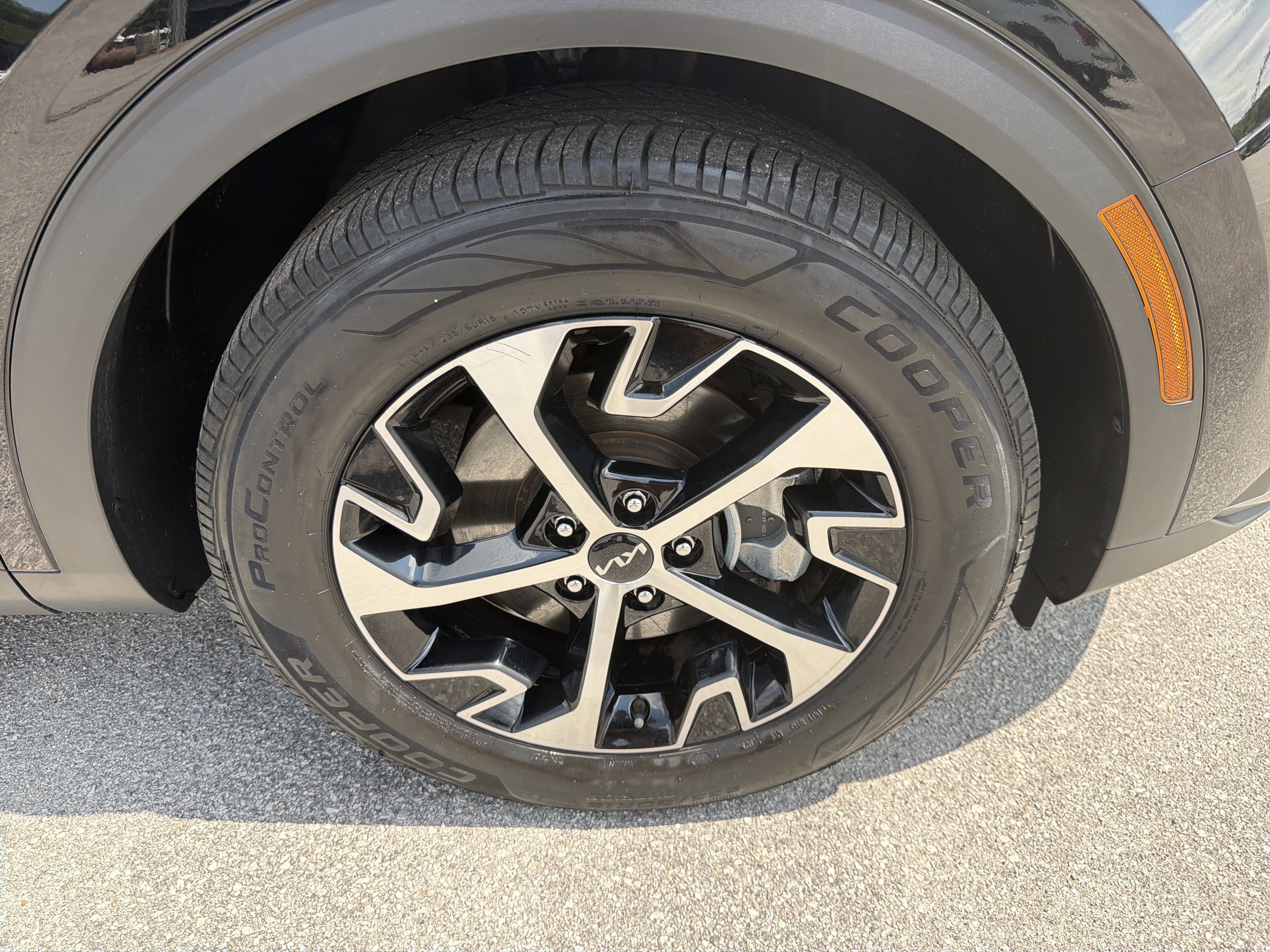 Used 2023 Kia Sportage EX FWD image 13