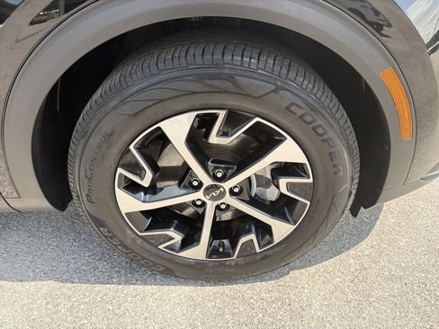 Used 2023 Kia Sportage EX FWD image 13