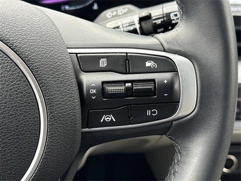 Used 2025 Kia Sportage EX image 23