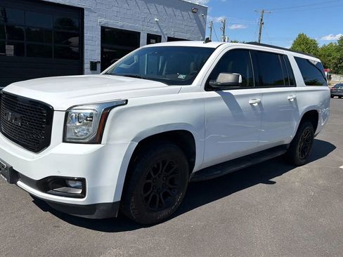 Used 2015 GMC Yukon XL SLT w/ Open Road Package AWD/4WD image 3