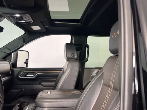 Used 2024 Chevrolet Silverado 2500 High Country w/ Technology Package image 24