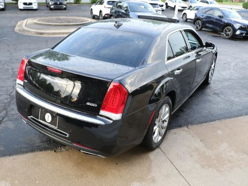 Used 2018 Chrysler 300 Limited w/ Safetytec Plus Group AWD/4WD image 4