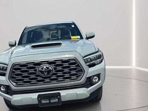 Used 2023 Toyota Tacoma TRD Sport w/ TRD Premium Sport Package AWD/4WD image 21
