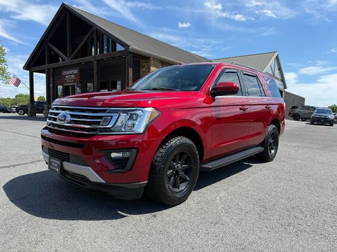Used 2018 Ford Expedition XLT AWD/4WD image 2