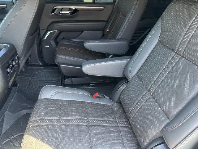 Certified 2025 Chevrolet Tahoe High Country AWD/4WD image 24