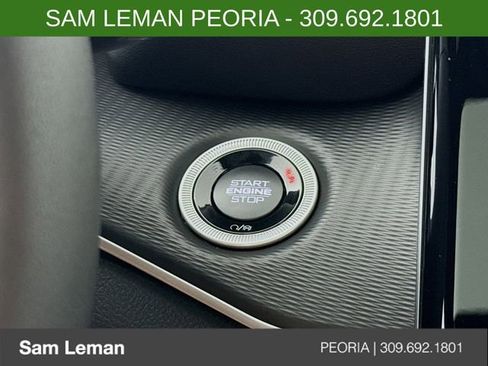 New 2025 Jeep Grand Cherokee Altitude image 13