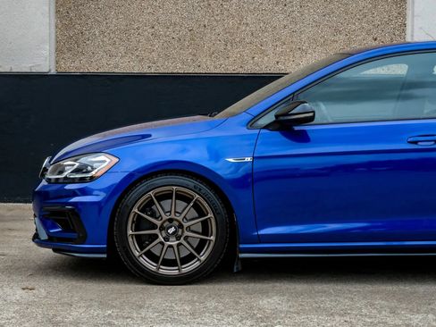 Used 2019 Volkswagen Golf R 4-Door AWD/4WD image 17