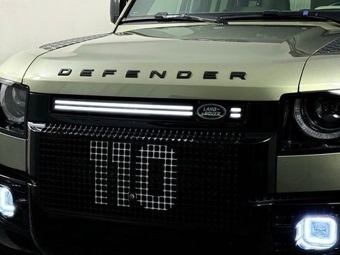 Used 2020 Land Rover Defender 110 HSE AWD/4WD image 12