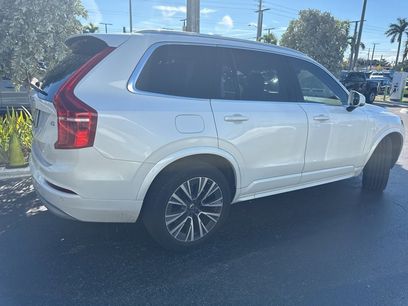 Used 2022 Volvo XC90 T5 Momentum w/ Advanced Package