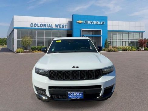 Used 2023 Jeep Grand Cherokee L Laredo AWD/4WD image 8