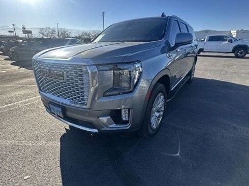 Used 2022 GMC Yukon XL Denali image 1