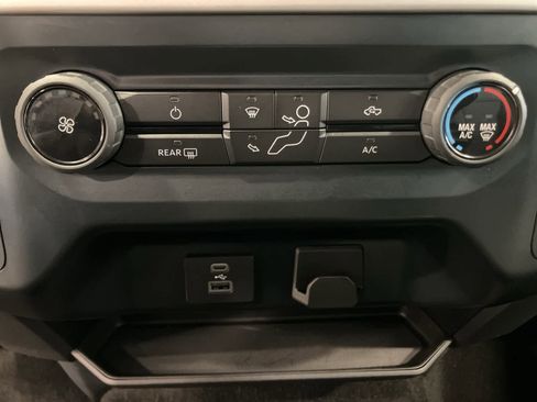 Used 2022 Ford F150 XLT w/ Trailer Tow Package image 19