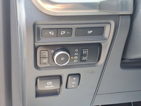 Used 2024 Ford F150 Lariat AWD/4WD image 19