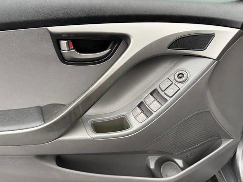 Used 2013 Hyundai Elantra GLS image 10