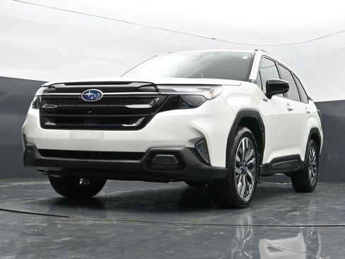 Used 2025 Subaru Forester Touring w/ Touring Package AWD/4WD image 36