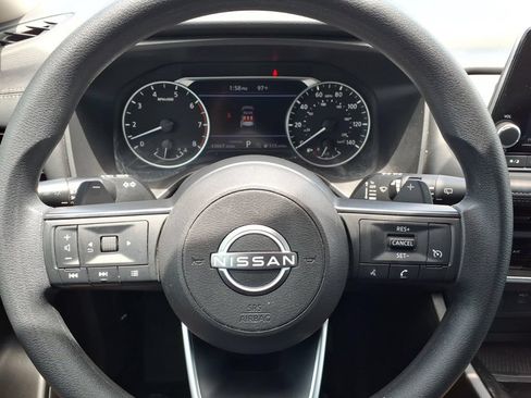 Used 2024 Nissan Rogue S FWD image 14