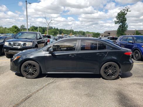 Used 2020 Toyota Corolla LE FWD image 5