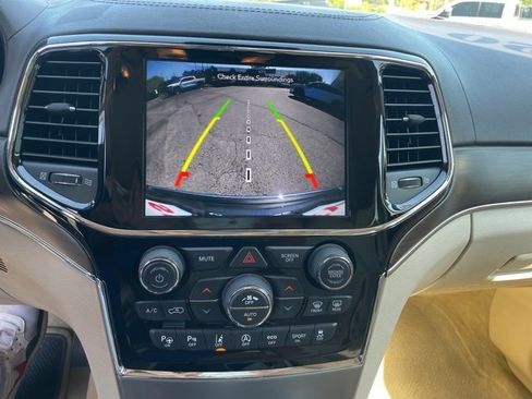 Used 2020 Jeep Grand Cherokee Overland image 21