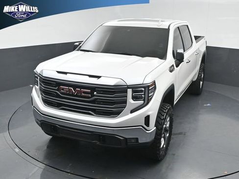 Used 2024 GMC Sierra 1500 SLT w/ SLT Premium Package AWD/4WD image 11