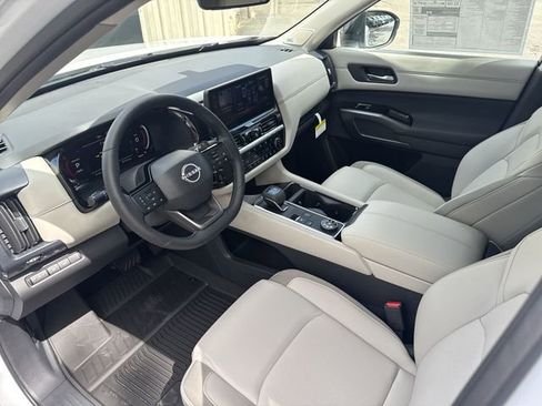 New 2026 Nissan Pathfinder SL AWD/4WD image 19