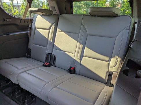 Used 2022 GMC Yukon XL SLT w/ SLT Luxury Package AWD/4WD image 28