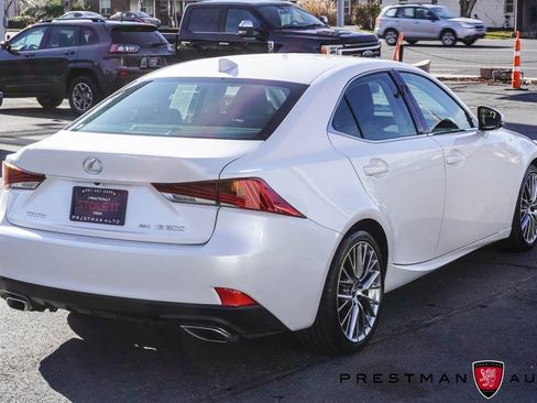 Used 2018 Lexus IS 300 AWD image 21