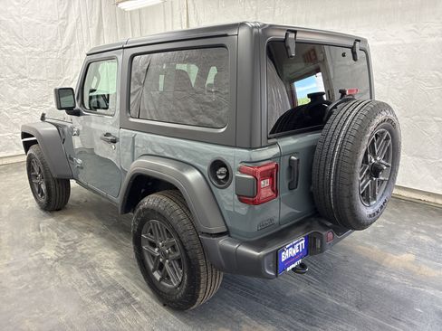 Used 2025 Jeep Wrangler Sport AWD/4WD image 6