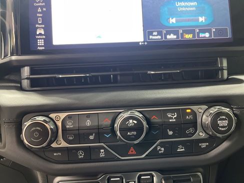 New 2025 Jeep Wrangler Unlimited Rubicon w/ Safety Group image 17