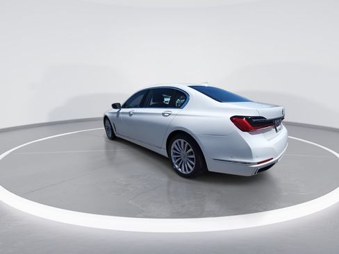 Used 2022 BMW 740i w/ Premium Package RWD image 6