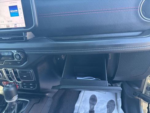 Used 2025 Jeep Wrangler Unlimited Rubicon AWD/4WD image 38