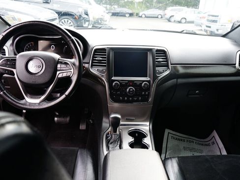 Used 2018 Jeep Grand Cherokee Altitude image 15
