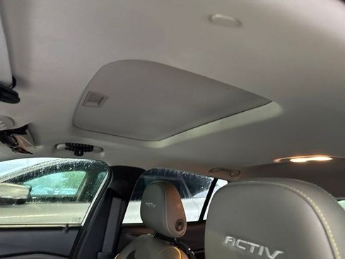 Used 2024 Chevrolet Trax ACTIV w/ Sunroof Package FWD image 3