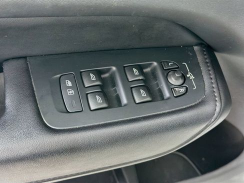 Used 2023 Volvo XC60 B5 Plus w/ Protection Package Premier FWD image 18