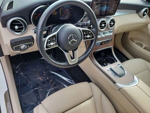 Used 2022 Mercedes-Benz GLC 300 4MATIC w/ Premium Package Lite image 23