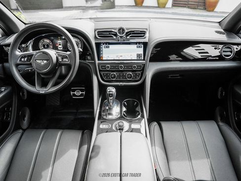 Used 2024 Bentley Bentayga Extended Wheelbase AWD/4WD image 61