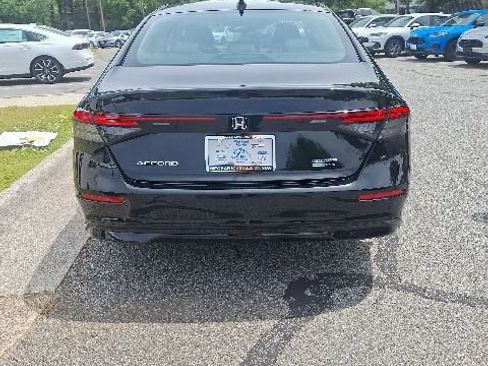 Used 2023 Honda Accord Touring image 4