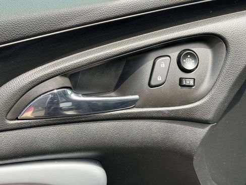 Used 2015 Buick Regal Premium FWD image 15