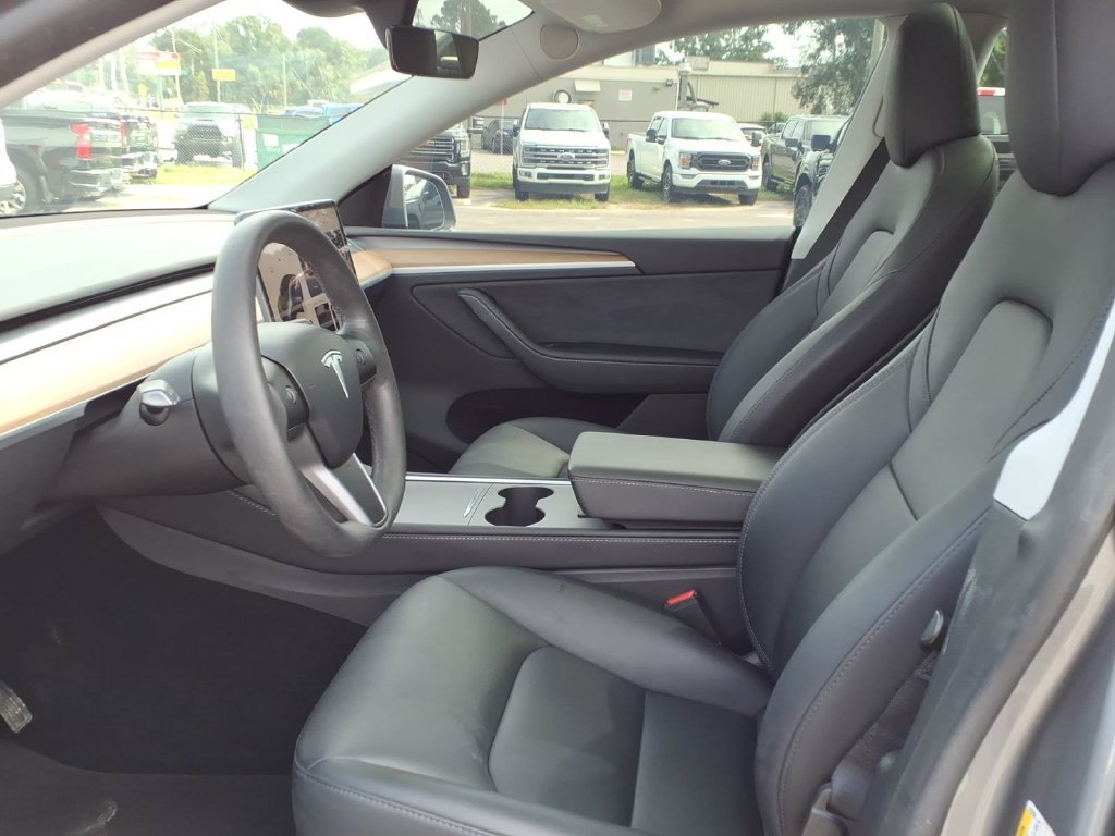 Used 2025 Tesla Model Y Long Range RWD image 25
