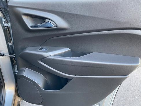 Used 2025 Chevrolet Trax LT w/ Driver Confidence Package image 36